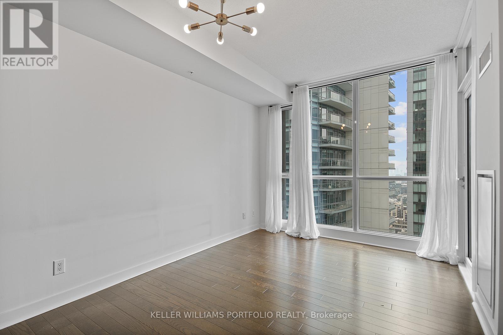 3411 - 295 Adelaide Street W, Toronto, Ontario  M5V 0L4 - Photo 9 - C12436580