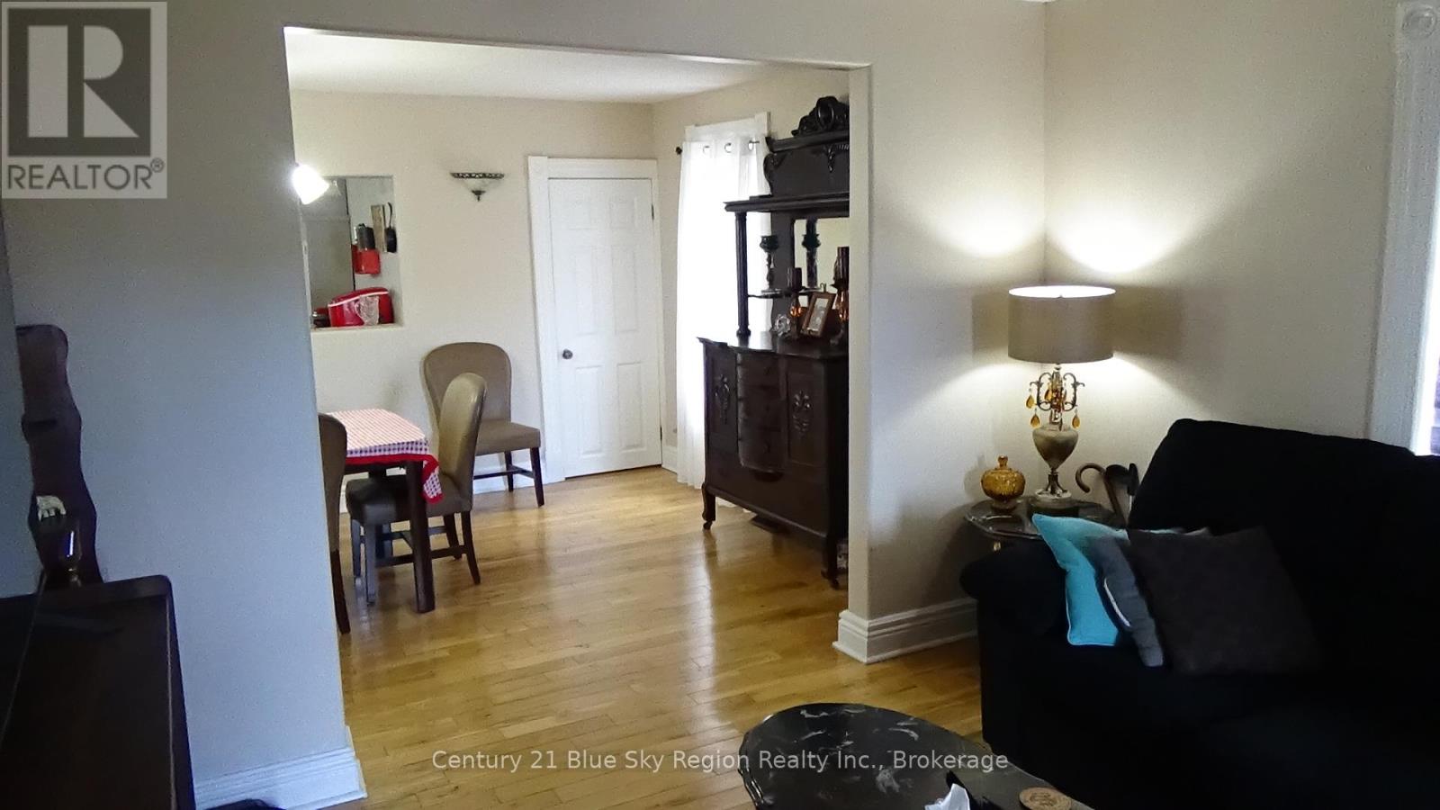 176 Church Street, West Nipissing (Sturgeon Falls), Ontario  P2B 1H5 - Photo 10 - X12436645