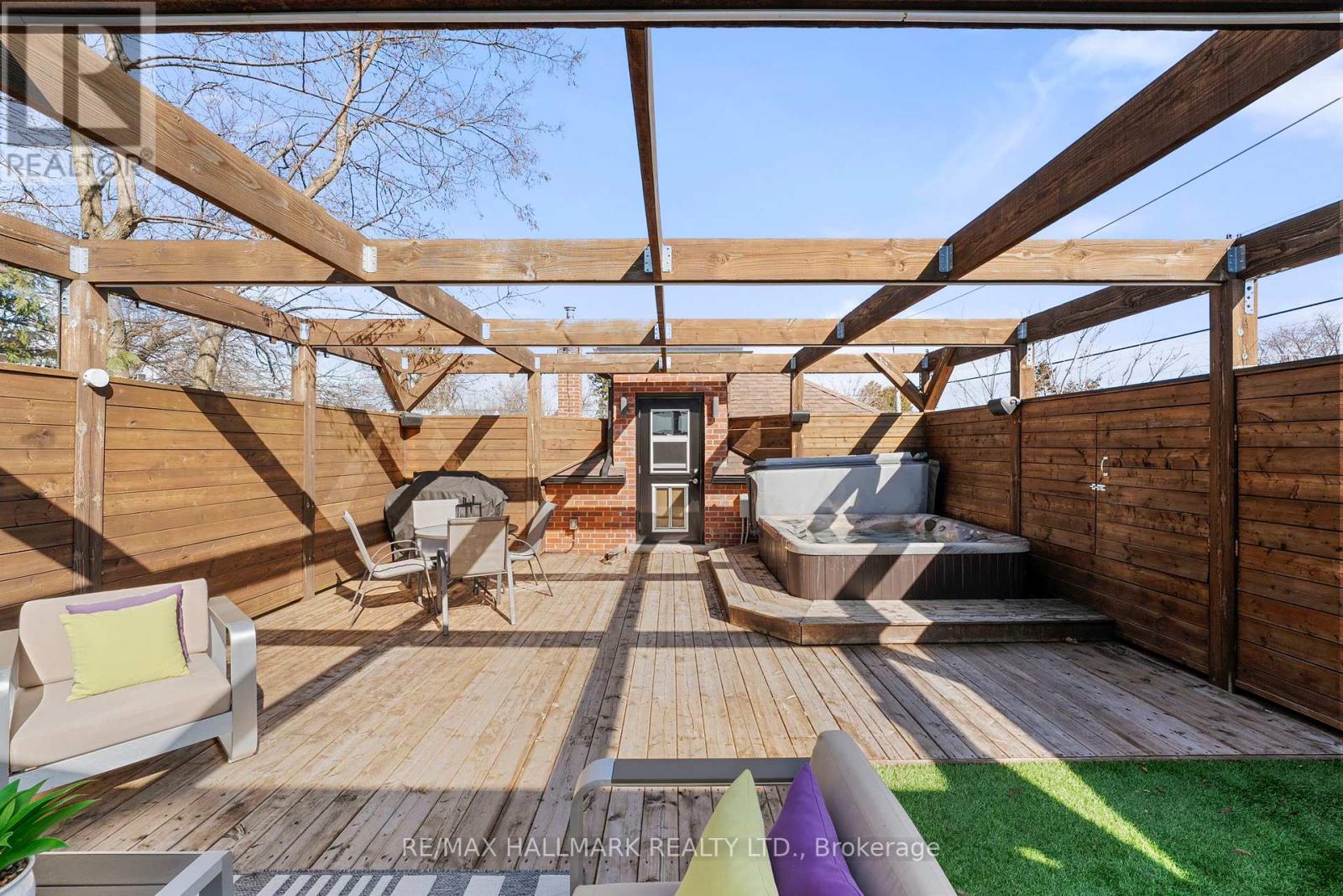 272&276 King Edward Avenue, Toronto, Ontario  M4C 0A8 - Photo 12 - E12436361