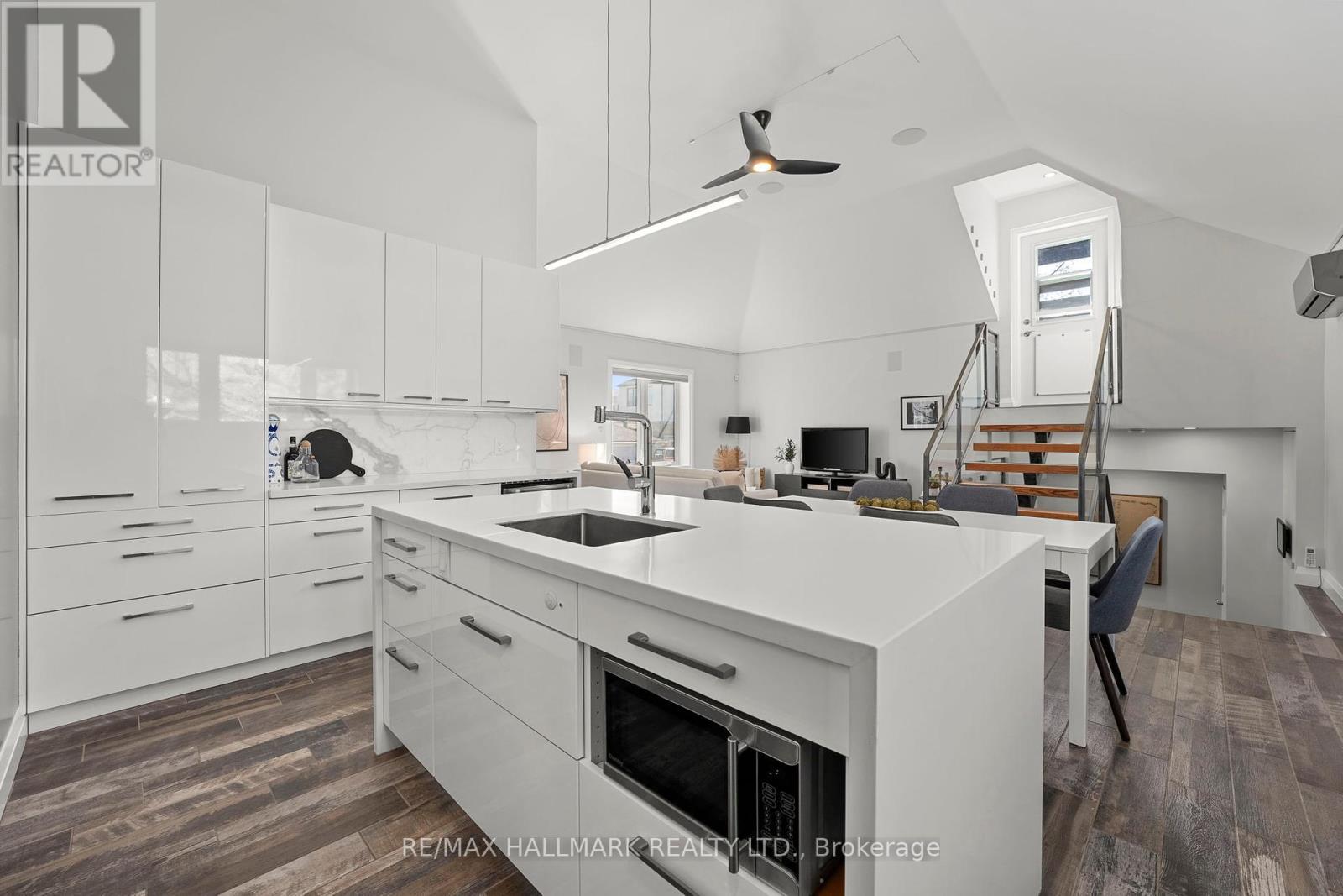 272&276 King Edward Avenue, Toronto, Ontario  M4C 0A8 - Photo 5 - E12436361