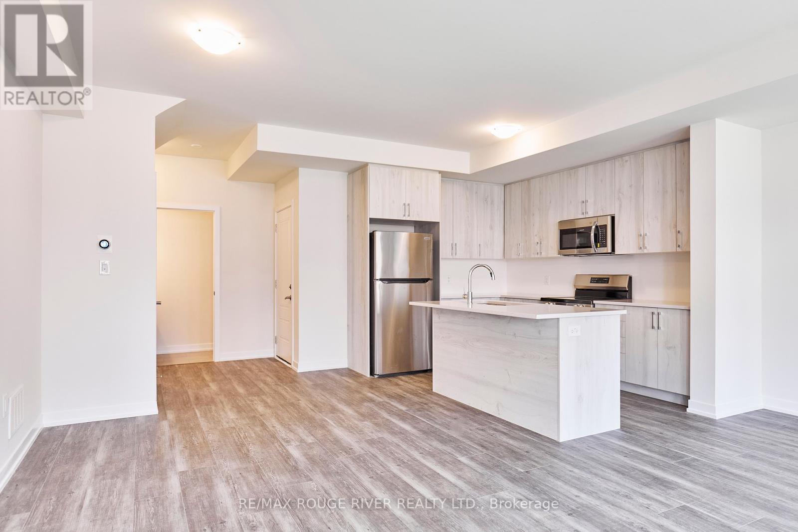 94 Ziibi Way, Clarington, Ontario  L1B 0W5 - Photo 2 - E12436415