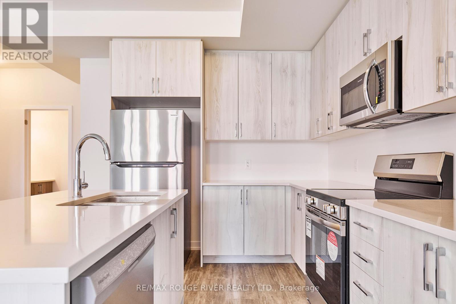 94 Ziibi Way, Clarington, Ontario  L1B 0W5 - Photo 3 - E12436415