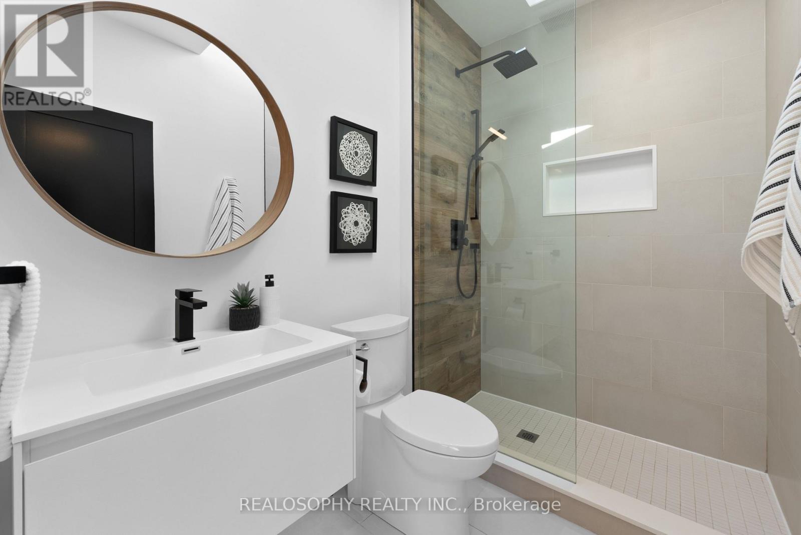 69 Wallington Avenue, Toronto, Ontario  M4C 2N2 - Photo 13 - E12436447
