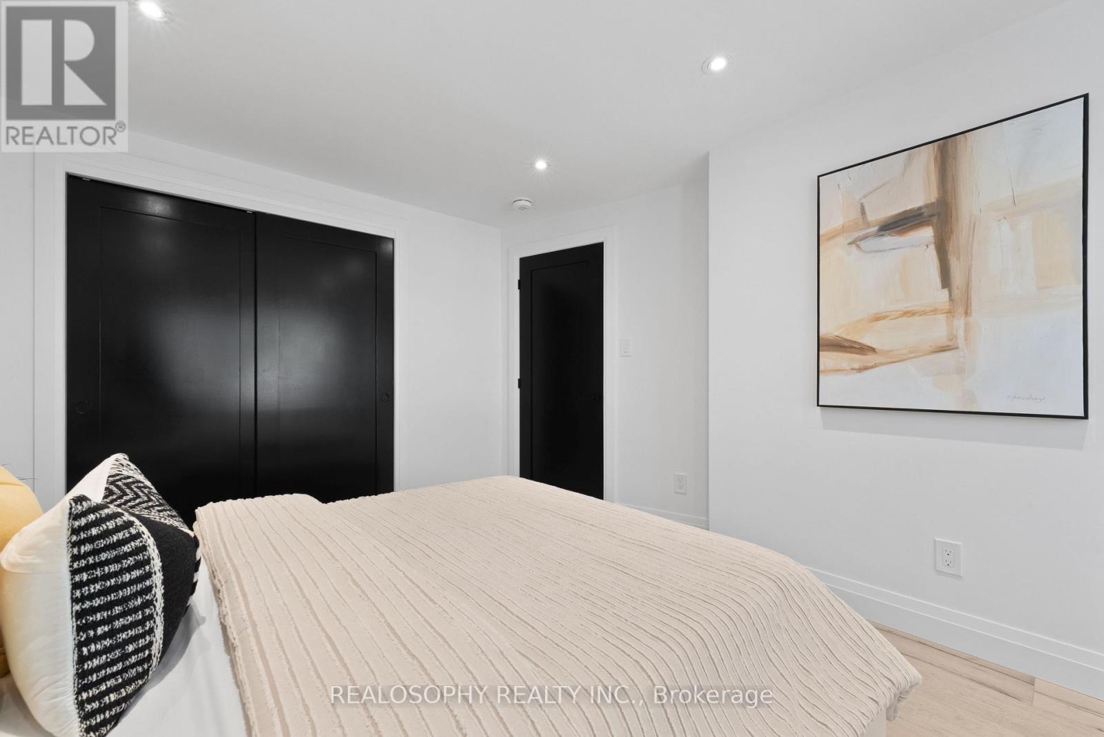 69 Wallington Avenue, Toronto, Ontario  M4C 2N2 - Photo 16 - E12436447