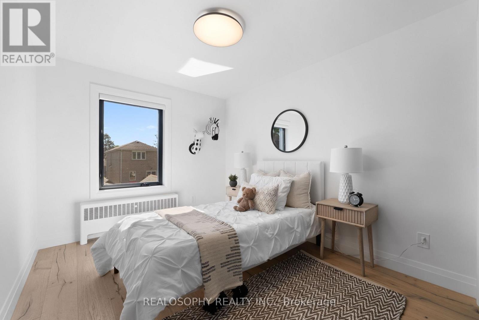 69 Wallington Avenue, Toronto, Ontario  M4C 2N2 - Photo 17 - E12436447