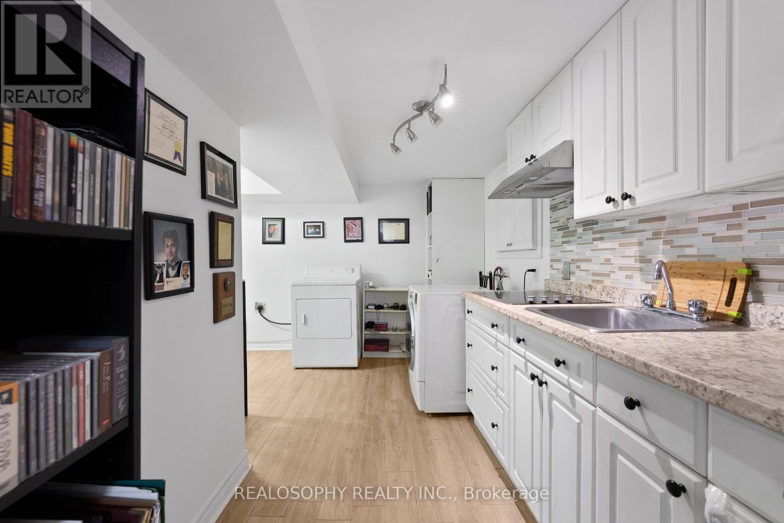 69 Wallington Avenue, Toronto, Ontario  M4C 2N2 - Photo 25 - E12436447