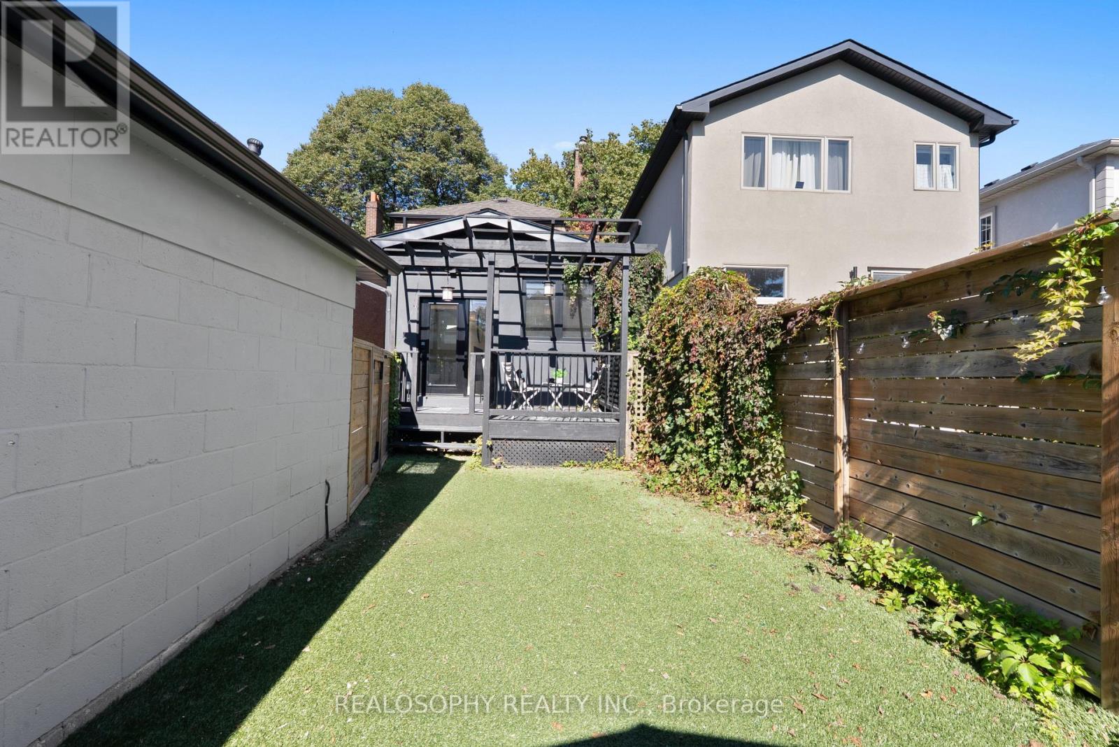 69 Wallington Avenue, Toronto, Ontario  M4C 2N2 - Photo 33 - E12436447