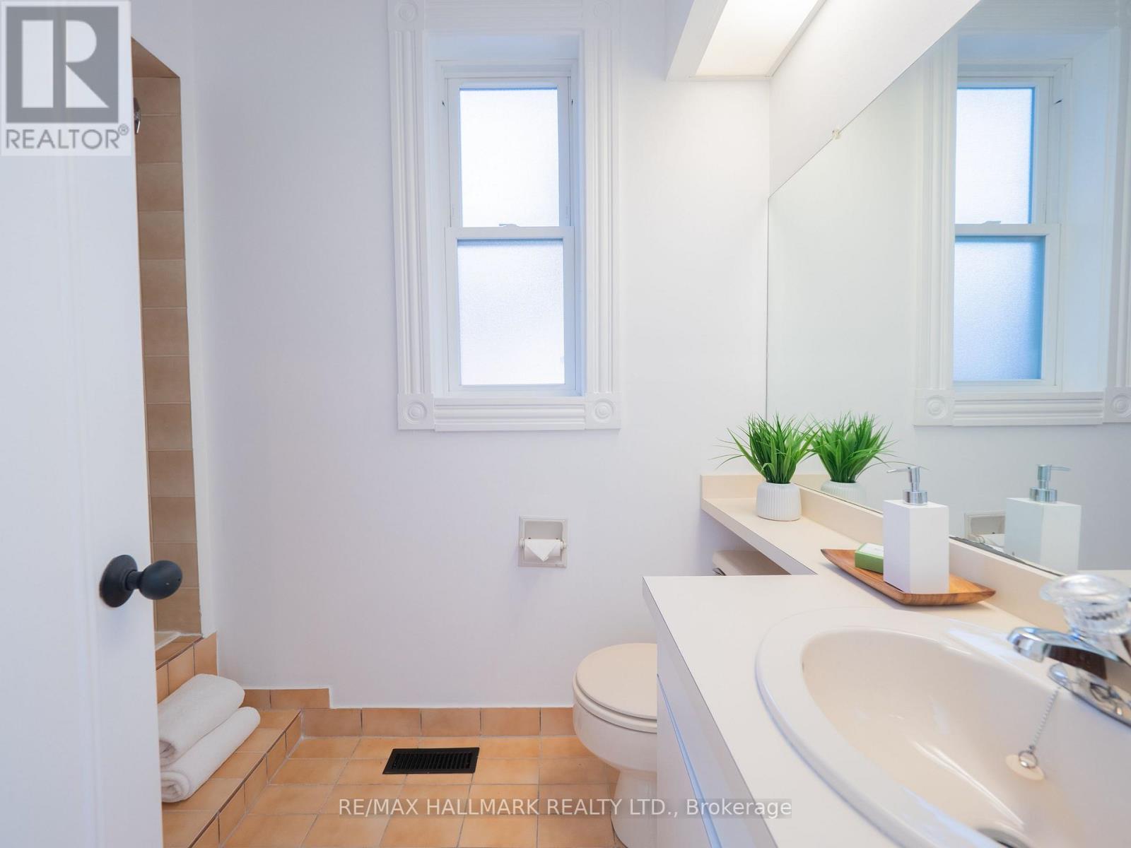 31 First Avenue, Toronto, Ontario  M4M 1W7 - Photo 21 - E12436513