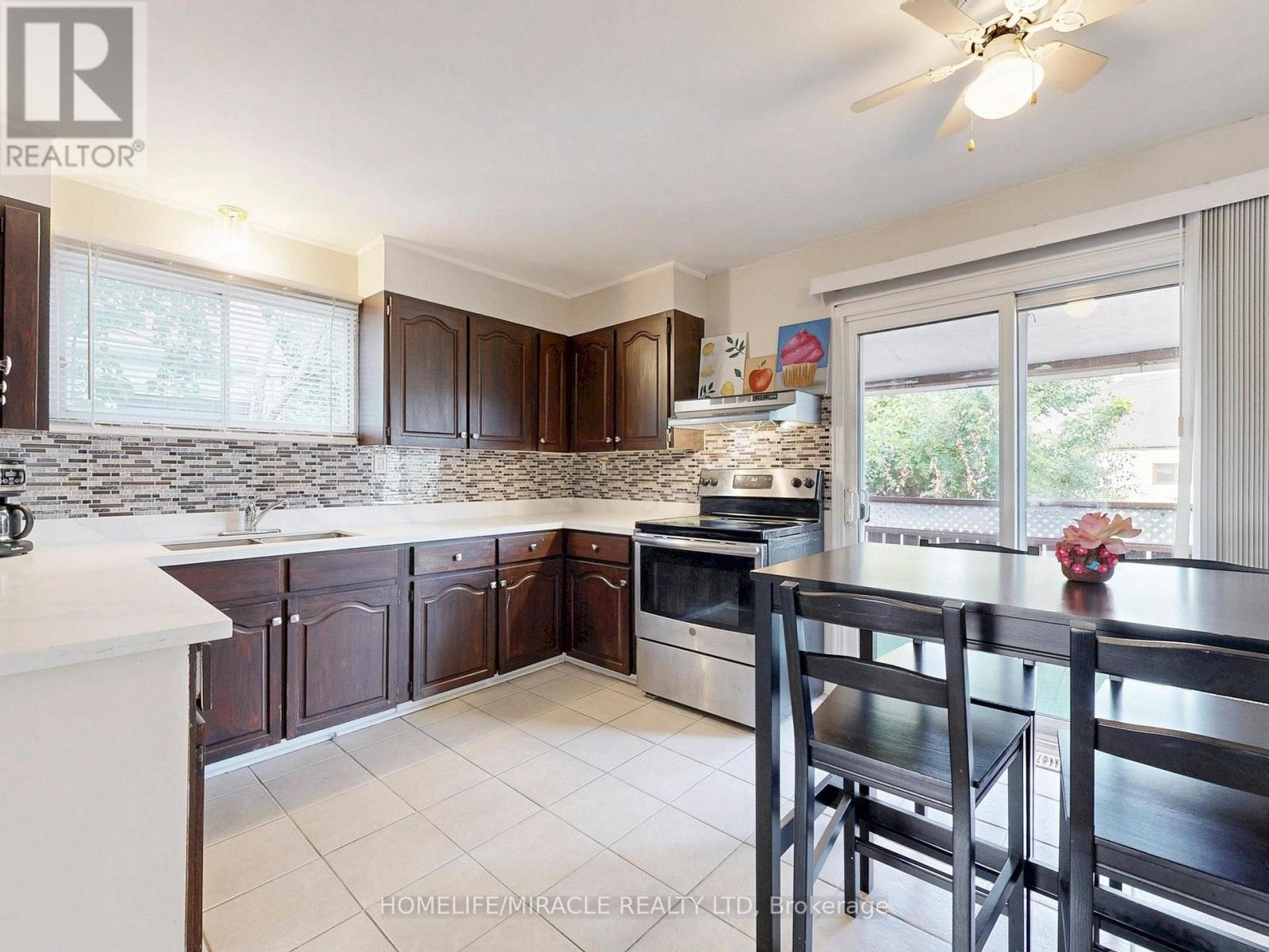 1 Tudor Avenue, Ajax, Ontario  L1S 1Z8 - Photo 11 - E12436526