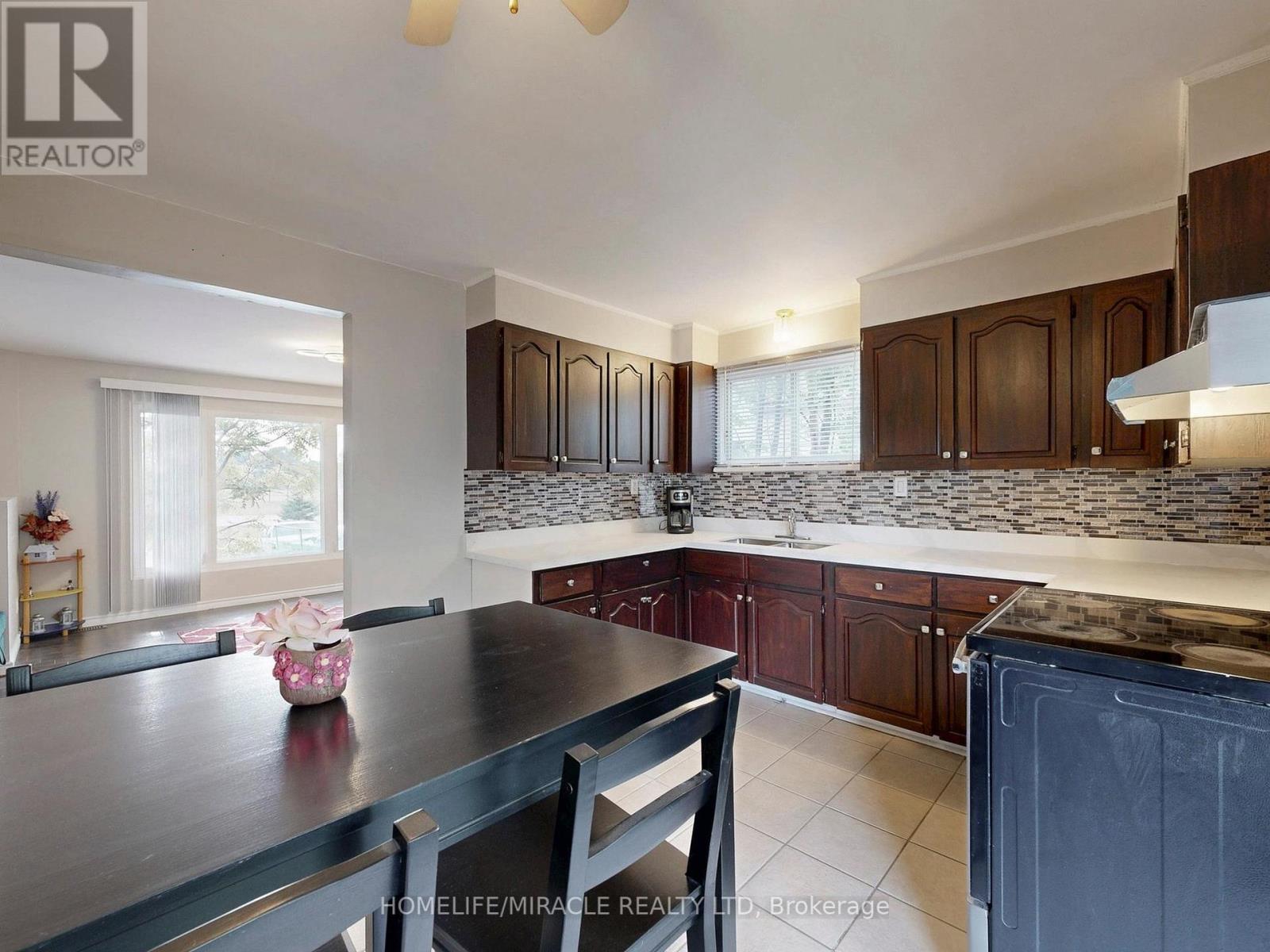 1 Tudor Avenue, Ajax, Ontario  L1S 1Z8 - Photo 15 - E12436526