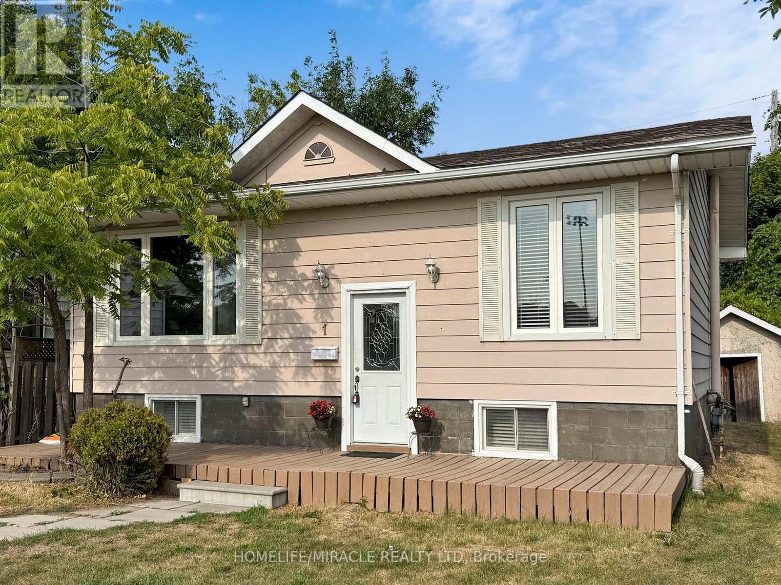 1 Tudor Avenue, Ajax, Ontario  L1S 1Z8 - Photo 2 - E12436526