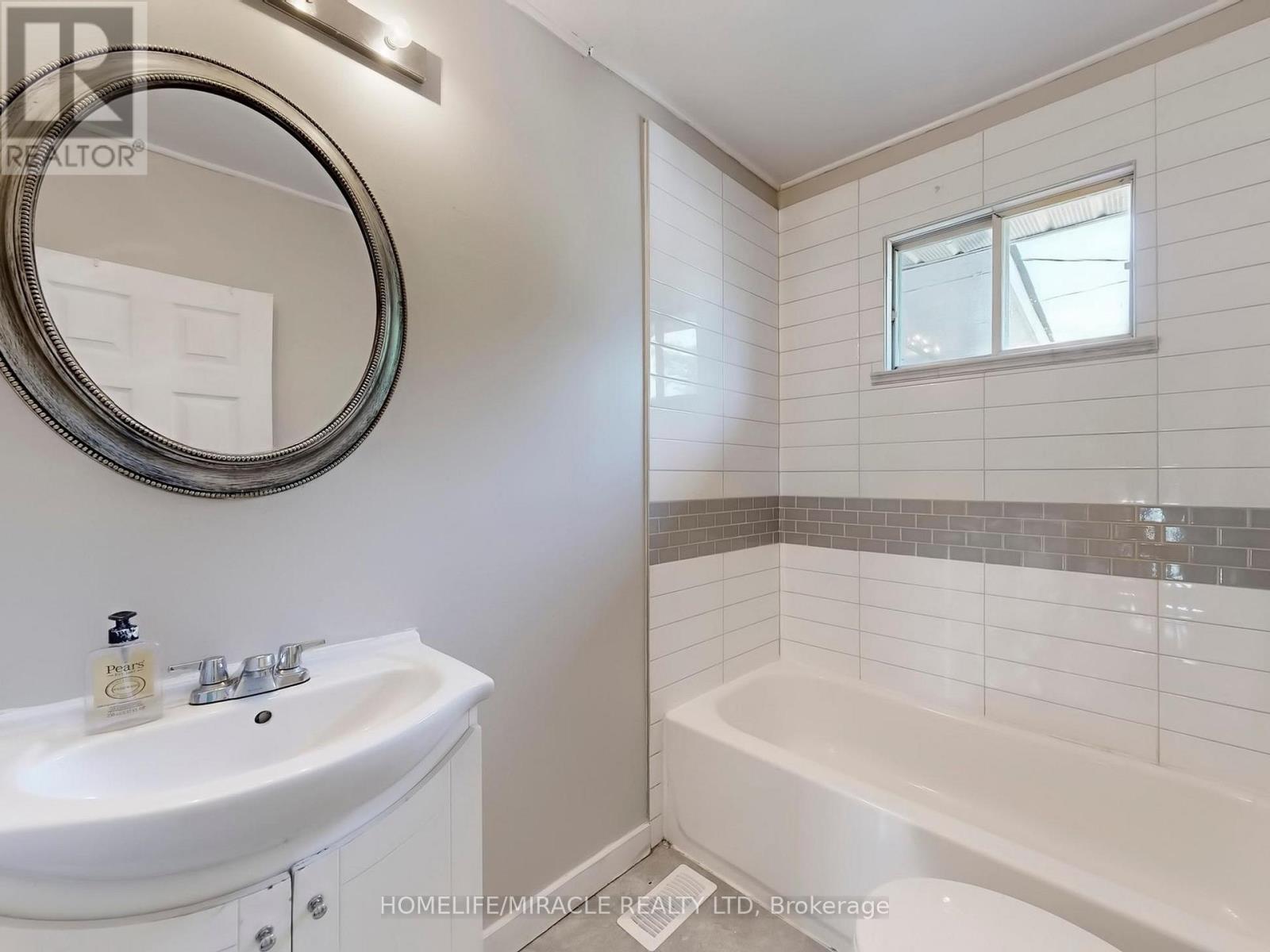 1 Tudor Avenue, Ajax, Ontario  L1S 1Z8 - Photo 28 - E12436526