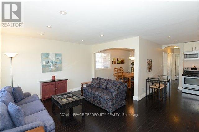 129 Memorial Park Avenue, Toronto, Ontario  M4J 2K2 - Photo 17 - E12436544