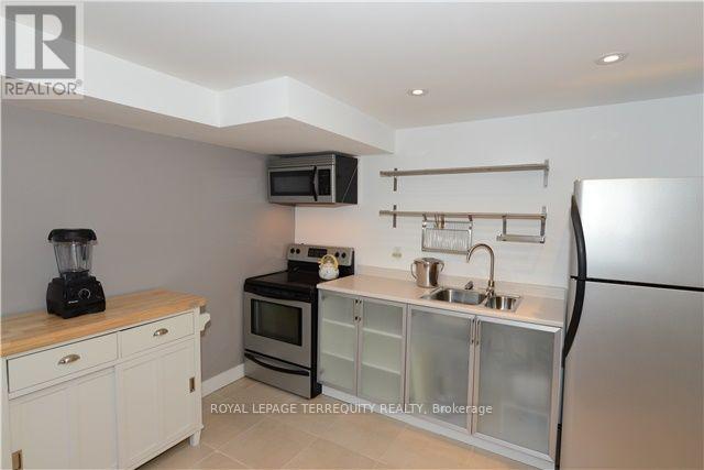 129 Memorial Park Avenue, Toronto, Ontario  M4J 2K2 - Photo 8 - E12436544