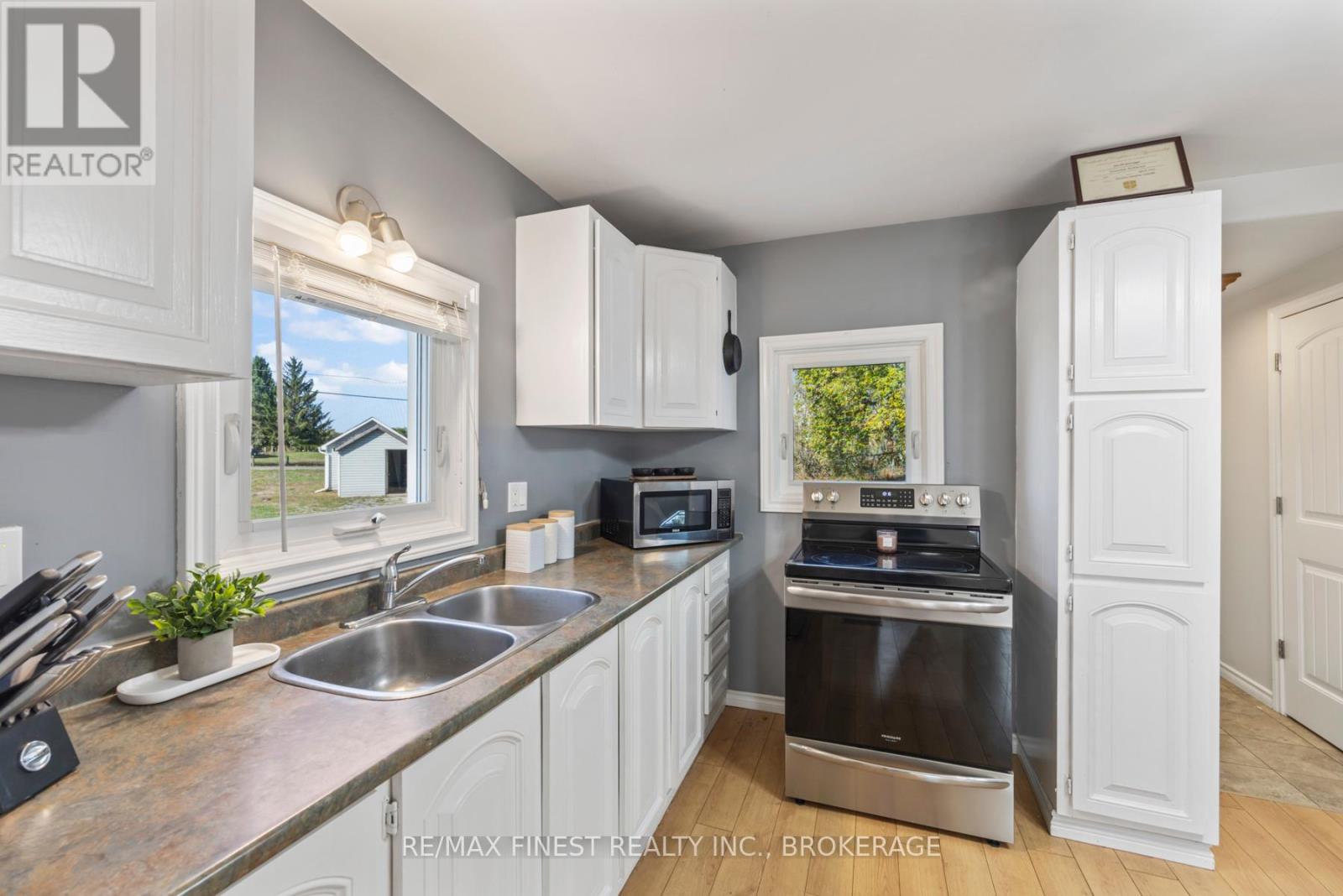 1018 Oak Flats Road, South Frontenac, Ontario  K0H 1T0 - Photo 11 - X12436614