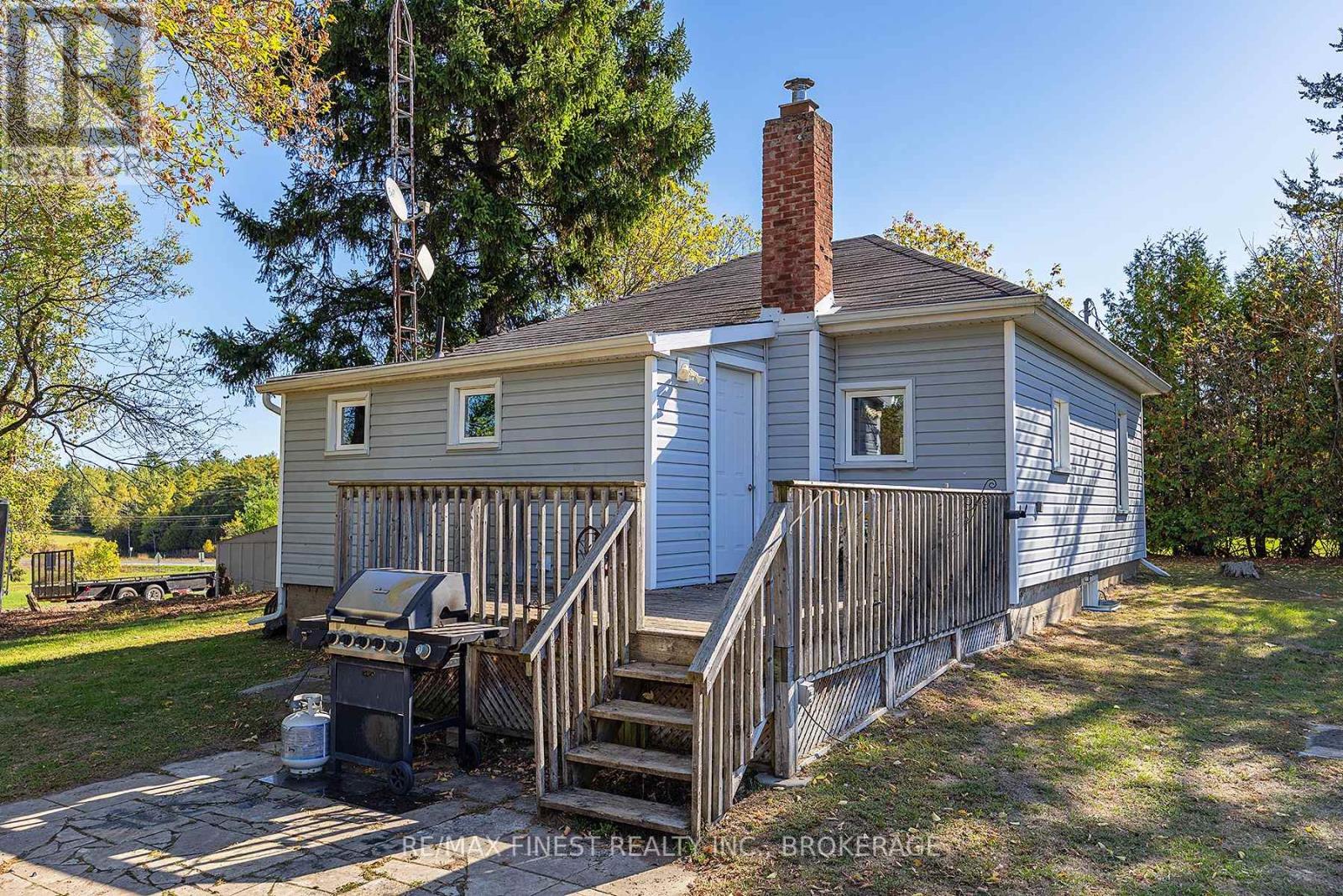 1018 Oak Flats Road, South Frontenac, Ontario  K0H 1T0 - Photo 3 - X12436614