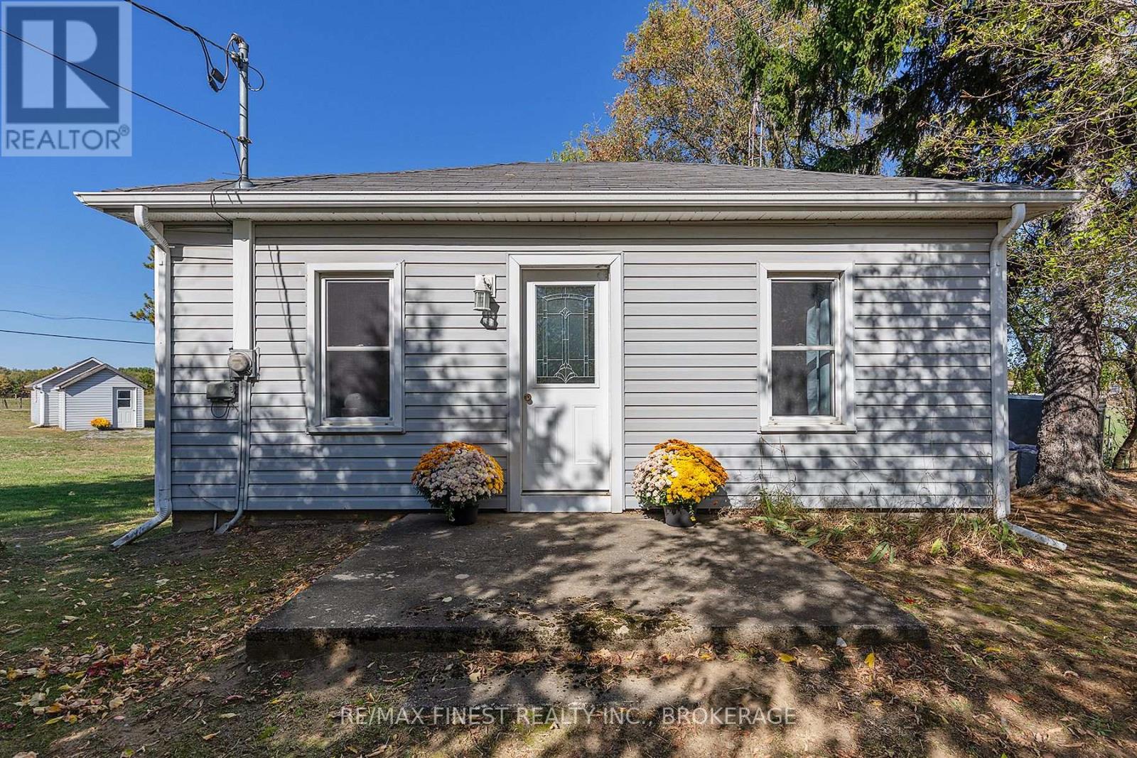 1018 Oak Flats Road, South Frontenac, Ontario  K0H 1T0 - Photo 6 - X12436614