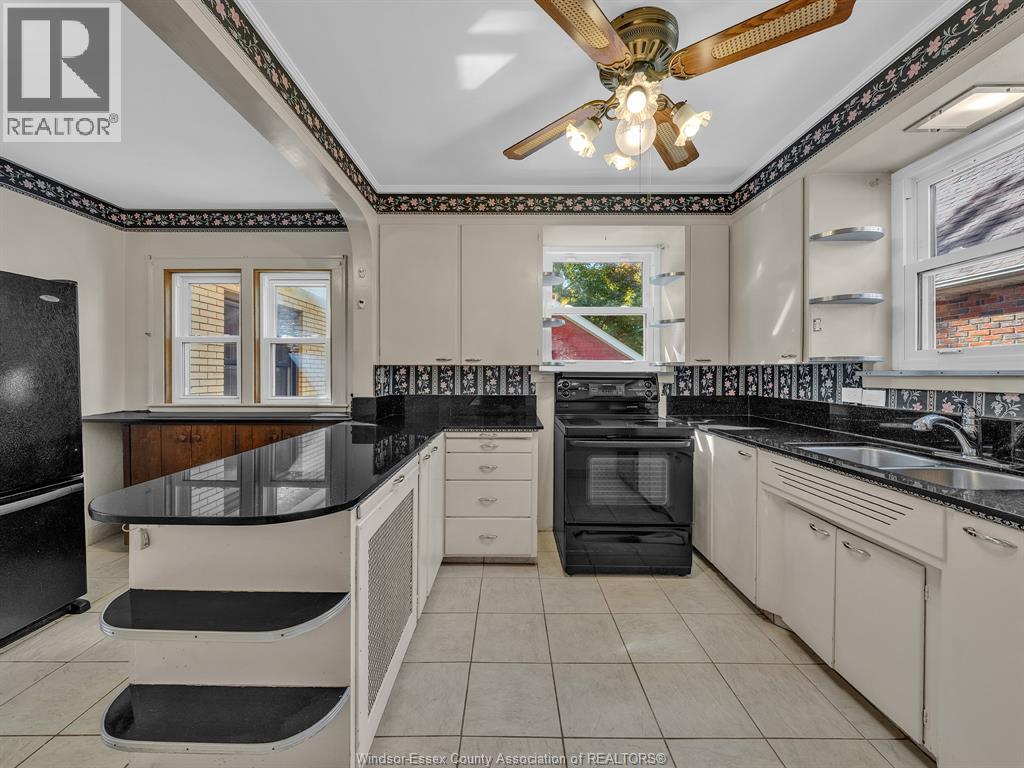 2239 Victoria Ave, Windsor, Ontario  N8X 1R2 - Photo 4 - 25024523