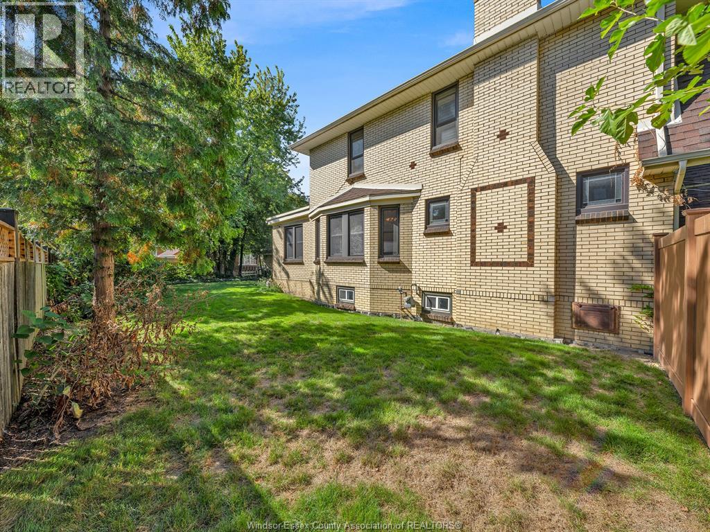 2239 Victoria Ave, Windsor, Ontario  N8X 1R2 - Photo 3 - 25024523