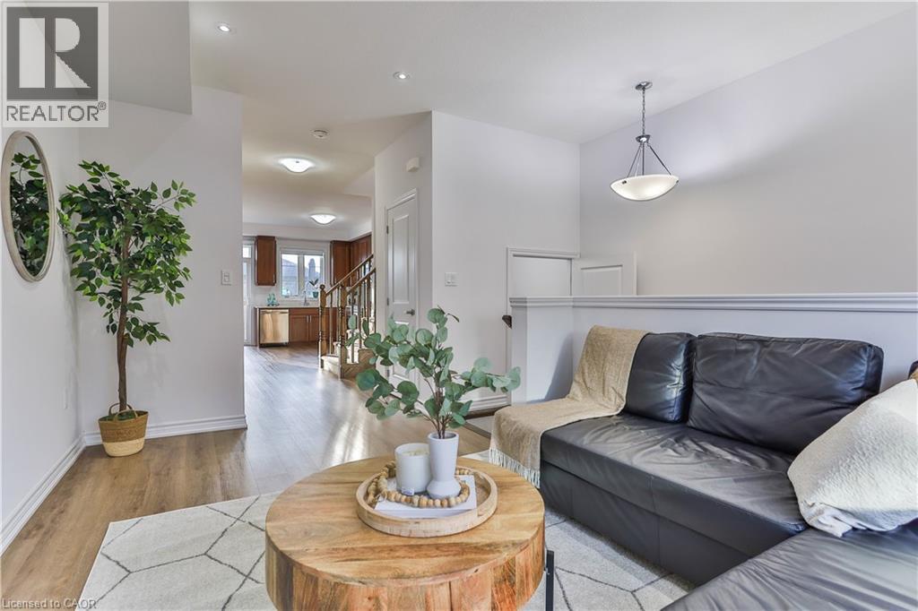 461 Blackburn Drive Unit# 35, Brantford, Ontario  N3T 0W9 - Photo 5 - 40773787