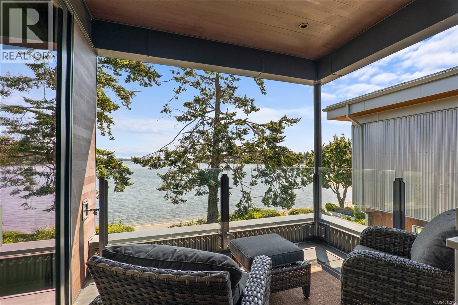 10383 Allbay Rd, Sidney, British Columbia  V8L 2N8 - Photo 14 - 1015215