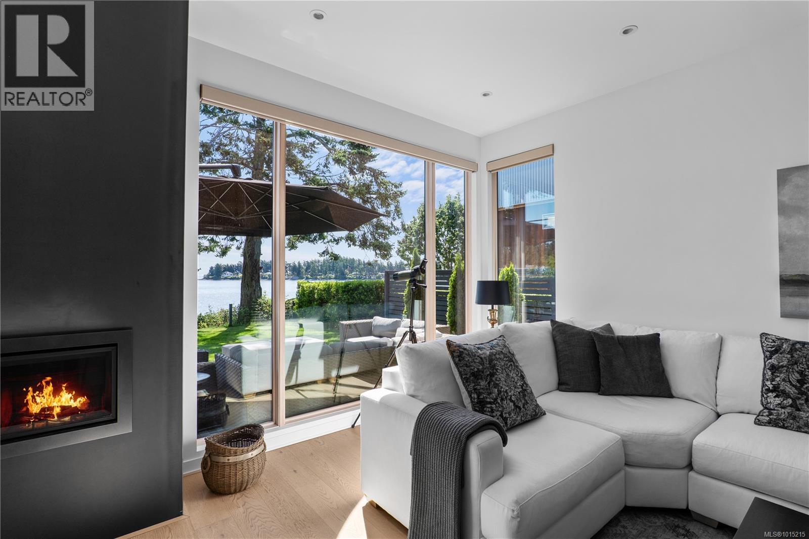 10383 Allbay Rd, Sidney, British Columbia  V8L 2N8 - Photo 9 - 1015215