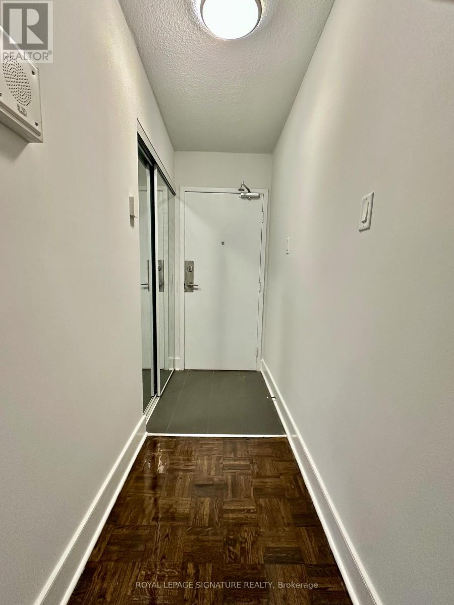 1012 - 33 Isabella Street, Toronto, Ontario  M4Y 2P7 - Photo 4 - C12435185
