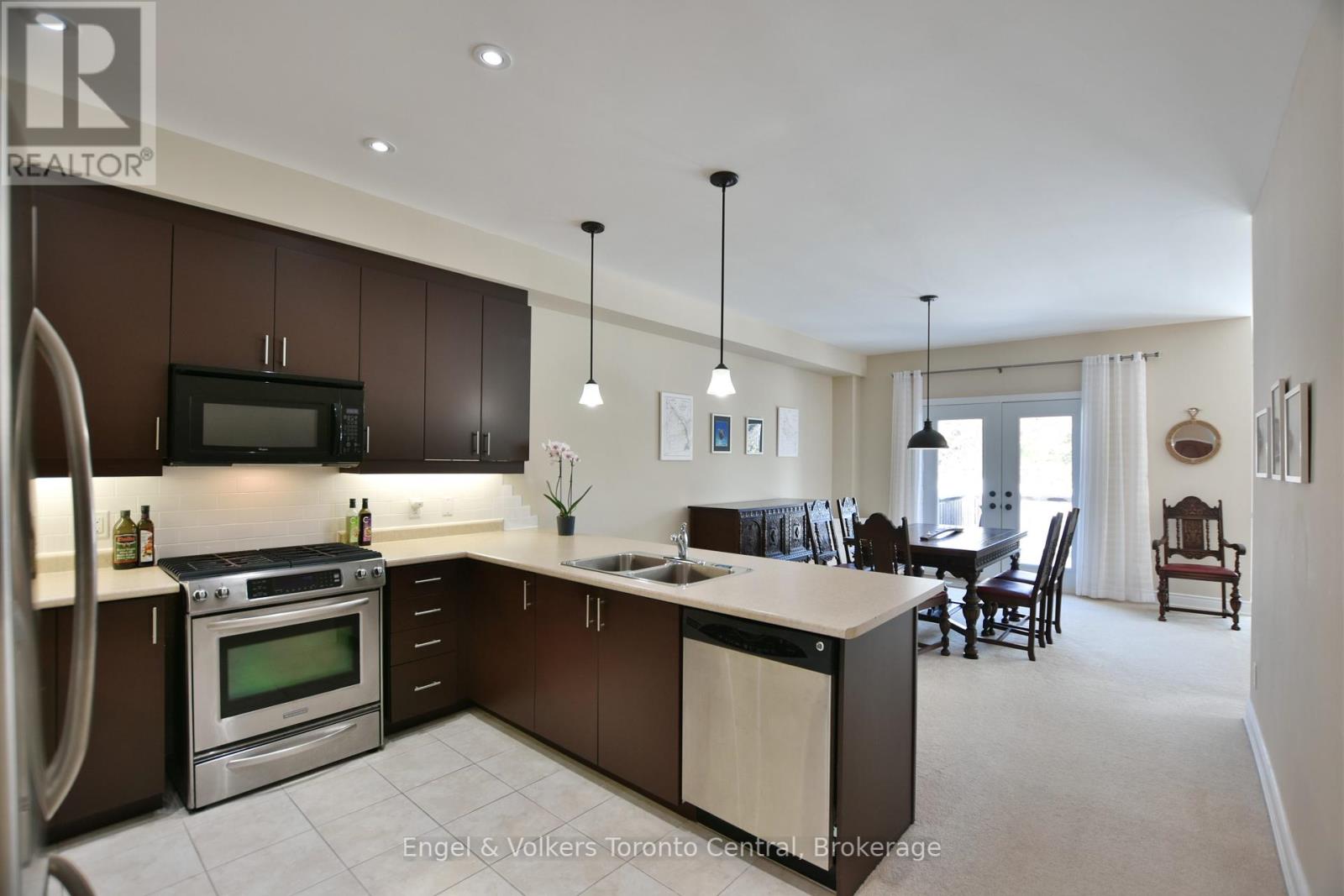 47 Meadowbrook Lane, Blue Mountains, Ontario  N0H 2P0 - Photo 10 - X12436590