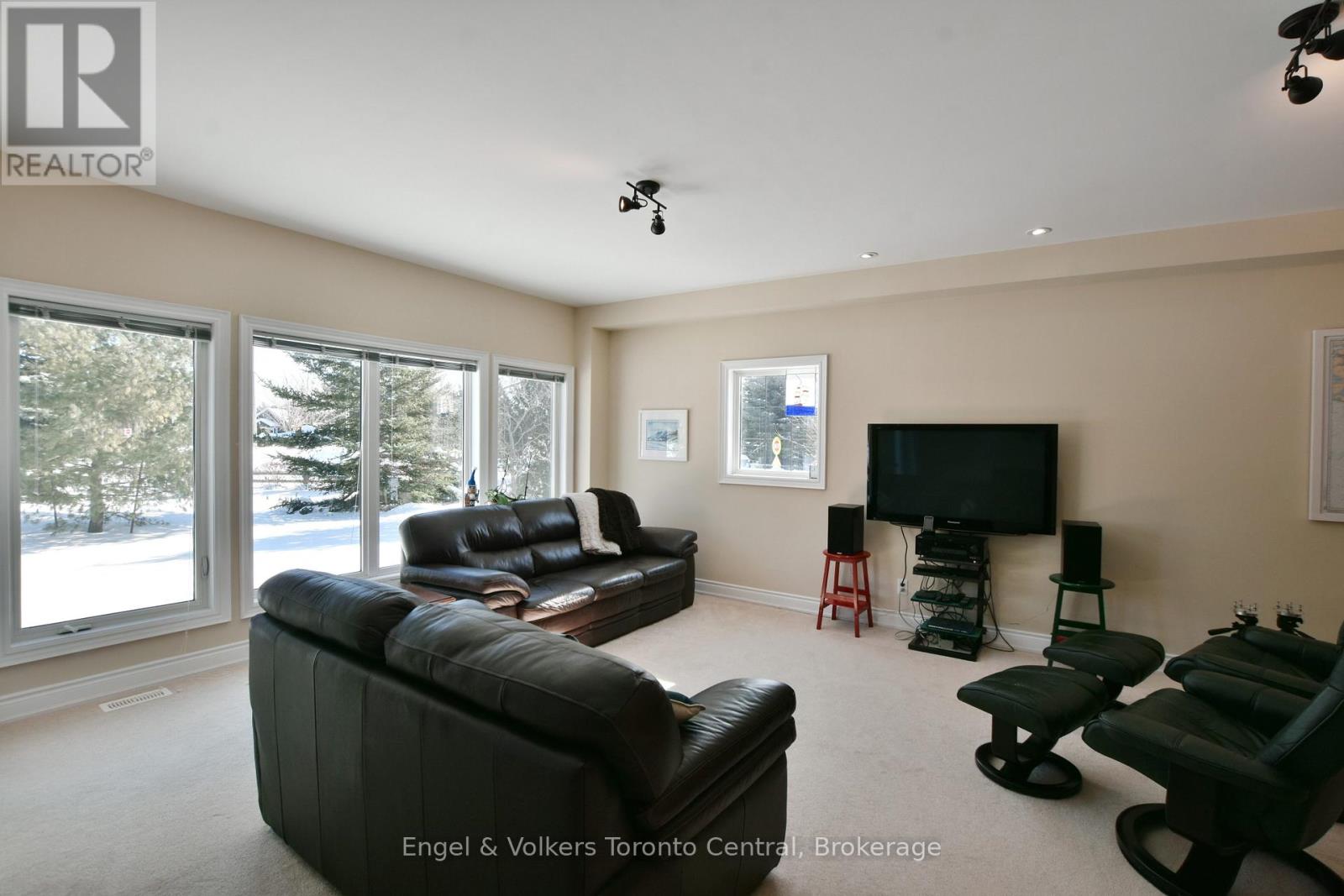 47 Meadowbrook Lane, Blue Mountains, Ontario  N0H 2P0 - Photo 14 - X12436590