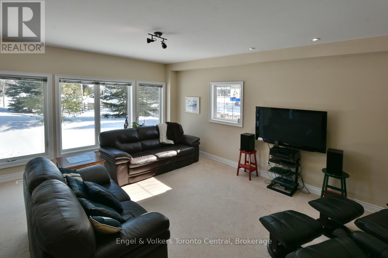 47 Meadowbrook Lane, Blue Mountains, Ontario  N0H 2P0 - Photo 15 - X12436590