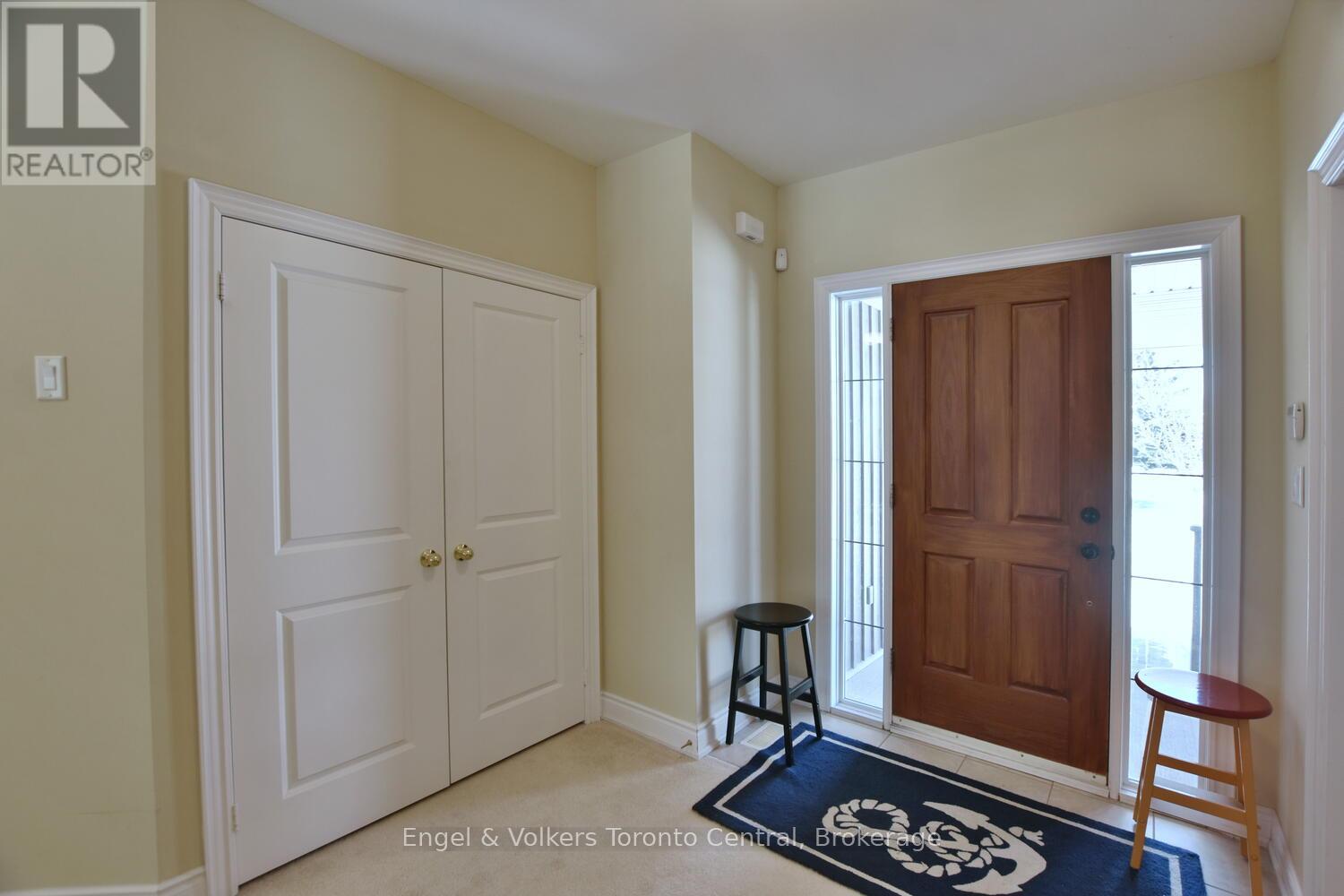 47 Meadowbrook Lane, Blue Mountains, Ontario  N0H 2P0 - Photo 6 - X12436590