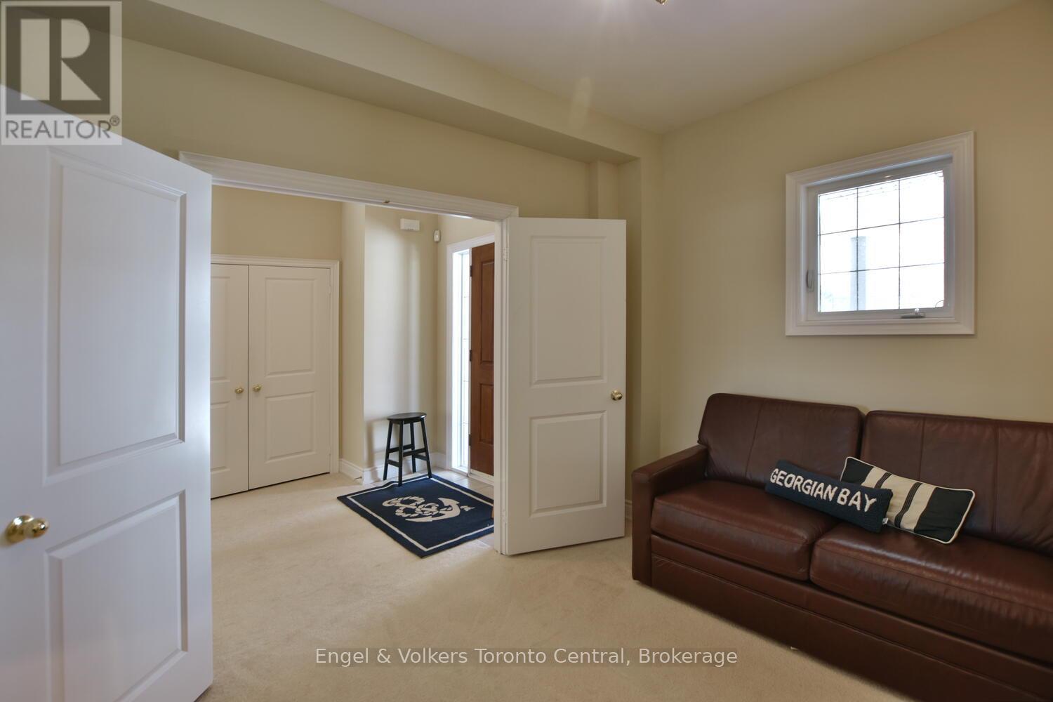47 Meadowbrook Lane, Blue Mountains, Ontario  N0H 2P0 - Photo 8 - X12436590