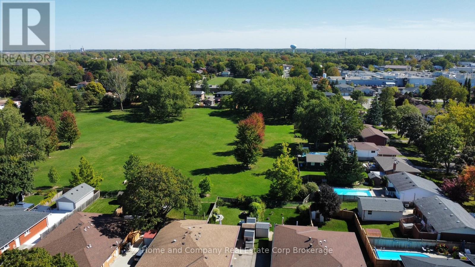 292 Redford Crescent, Stratford, Ontario  N5A 1P5 - Photo 2 - X12436642