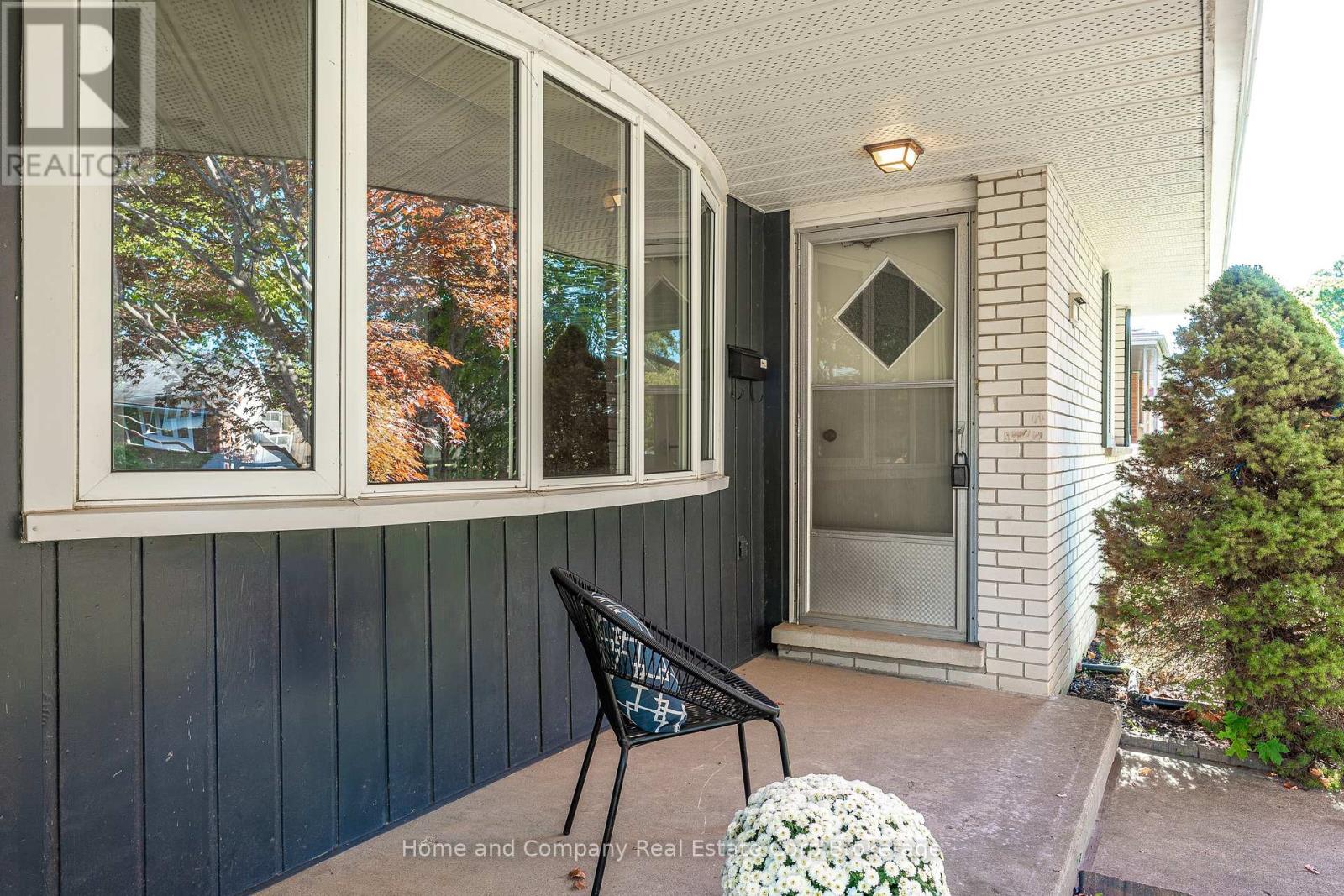 292 Redford Crescent, Stratford, Ontario  N5A 1P5 - Photo 7 - X12436642