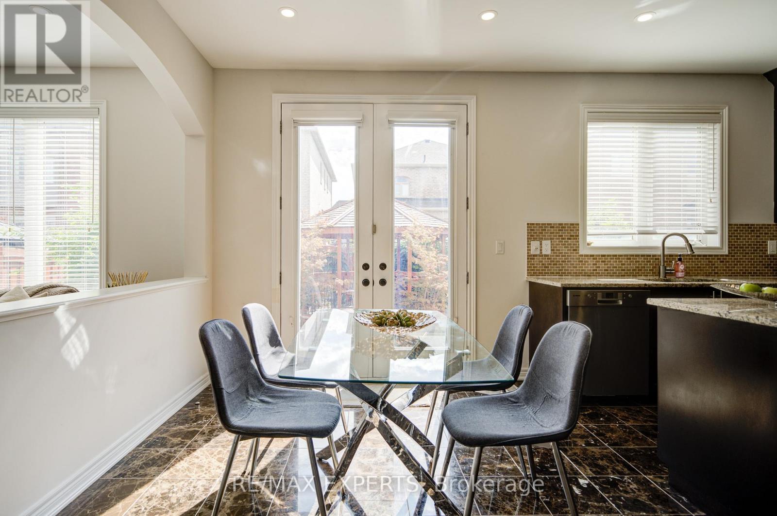 277 Chatfield Drive S, Vaughan, Ontario  L4H 3R8 - Photo 17 - N12436334