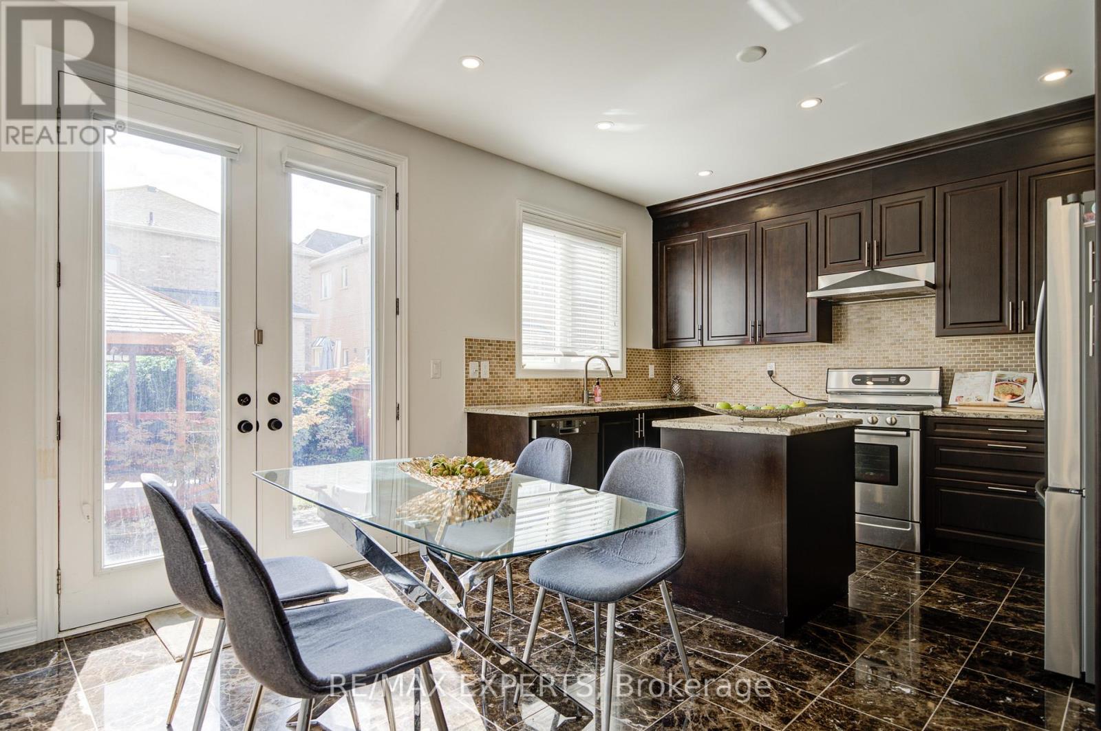 277 Chatfield Drive S, Vaughan, Ontario  L4H 3R8 - Photo 18 - N12436334
