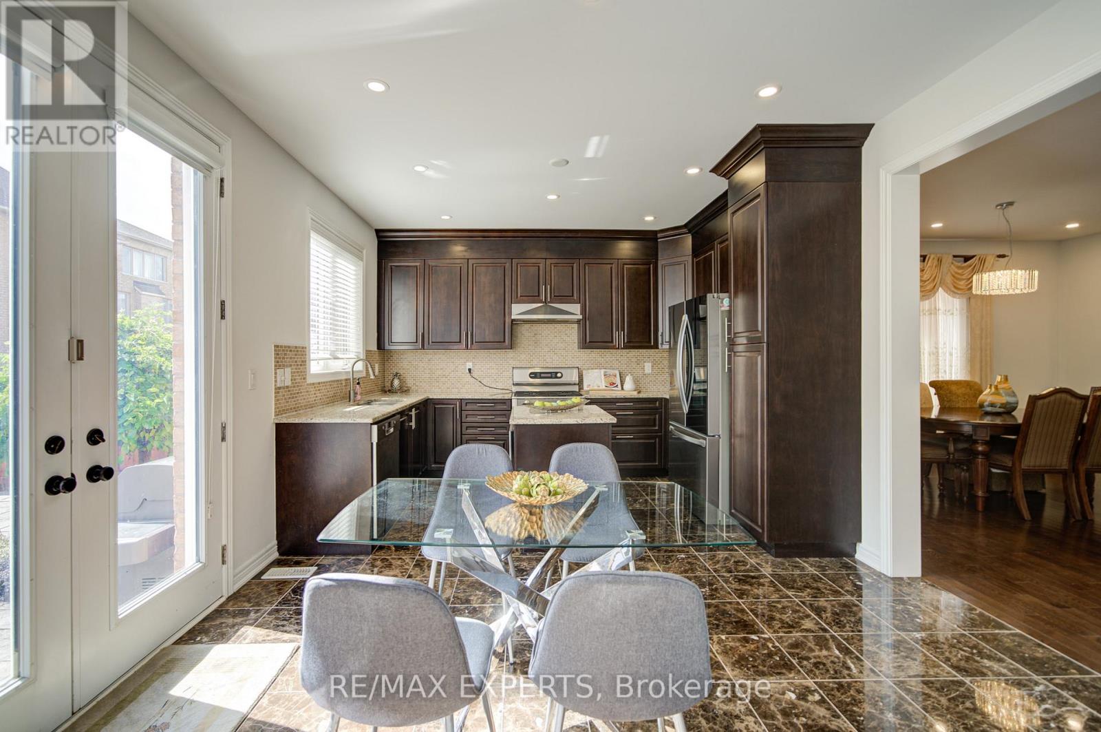 277 Chatfield Drive S, Vaughan, Ontario  L4H 3R8 - Photo 19 - N12436334