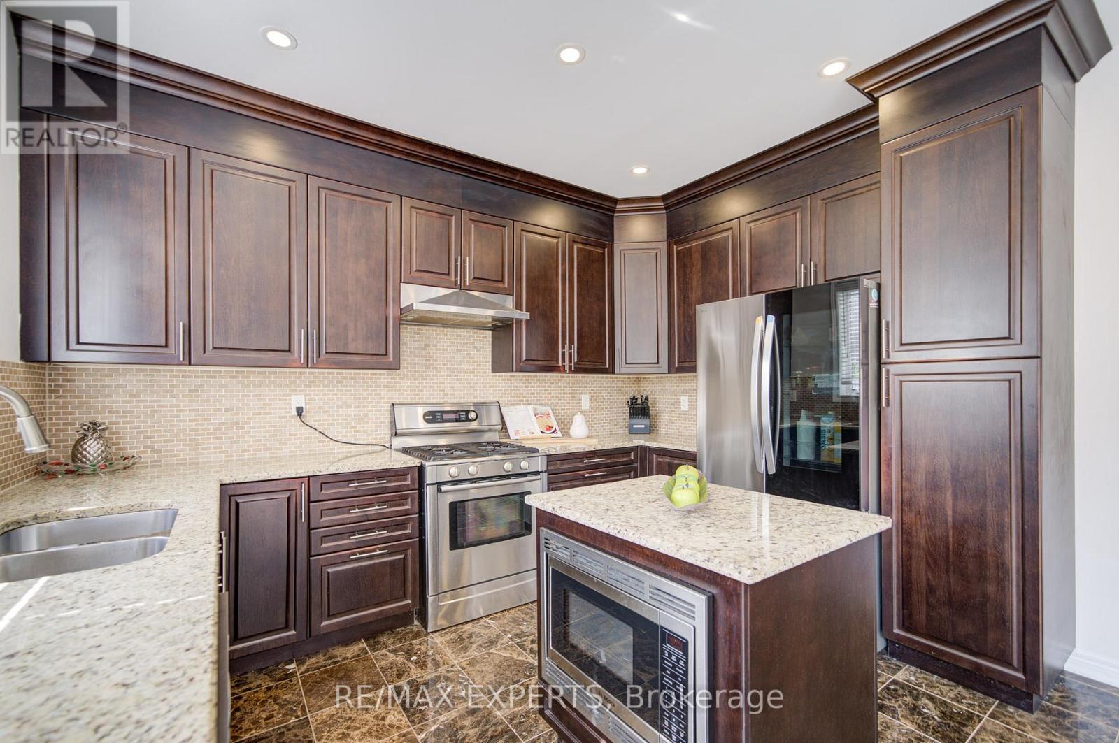 277 Chatfield Drive S, Vaughan, Ontario  L4H 3R8 - Photo 21 - N12436334