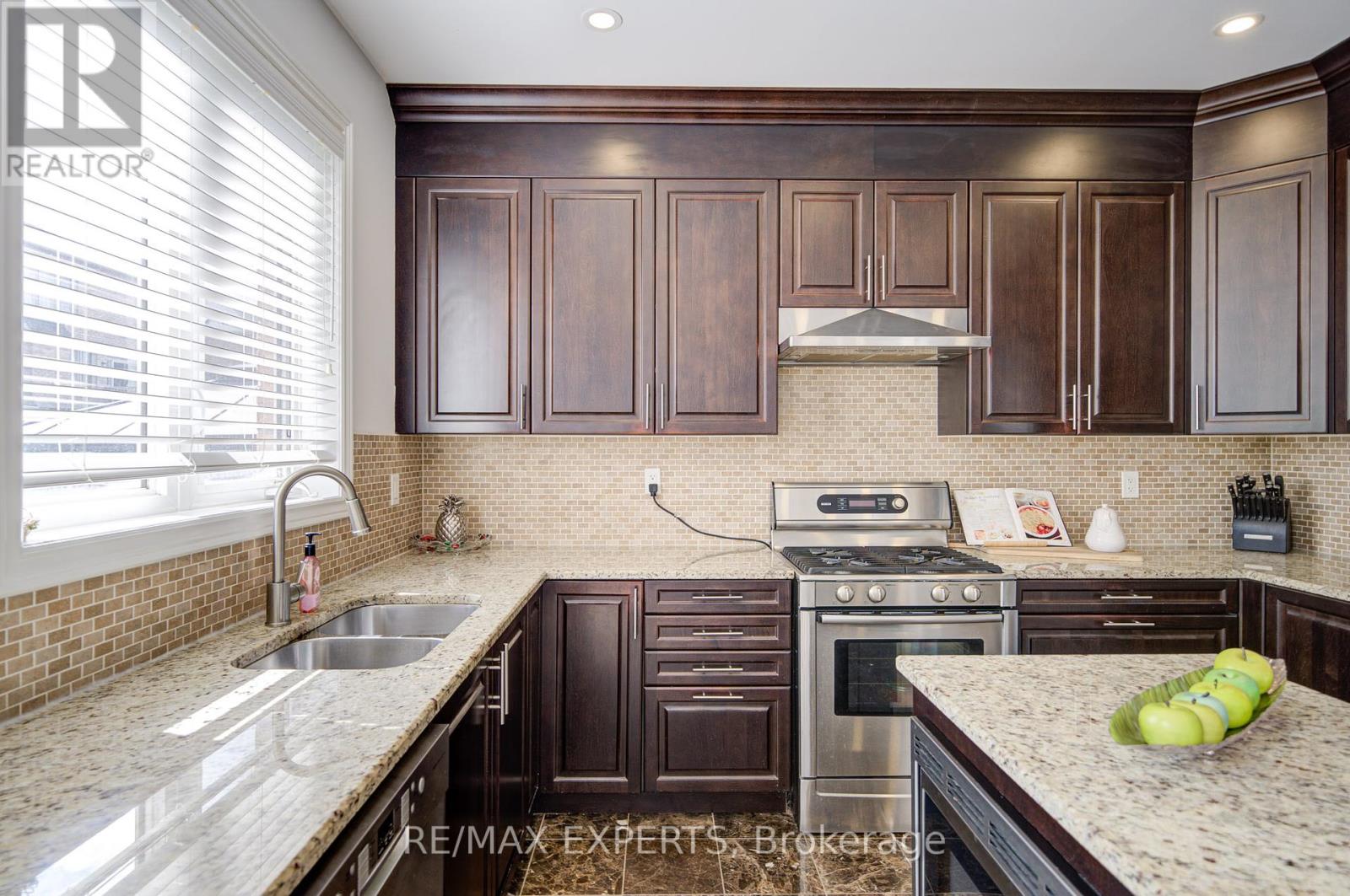 277 Chatfield Drive S, Vaughan, Ontario  L4H 3R8 - Photo 22 - N12436334