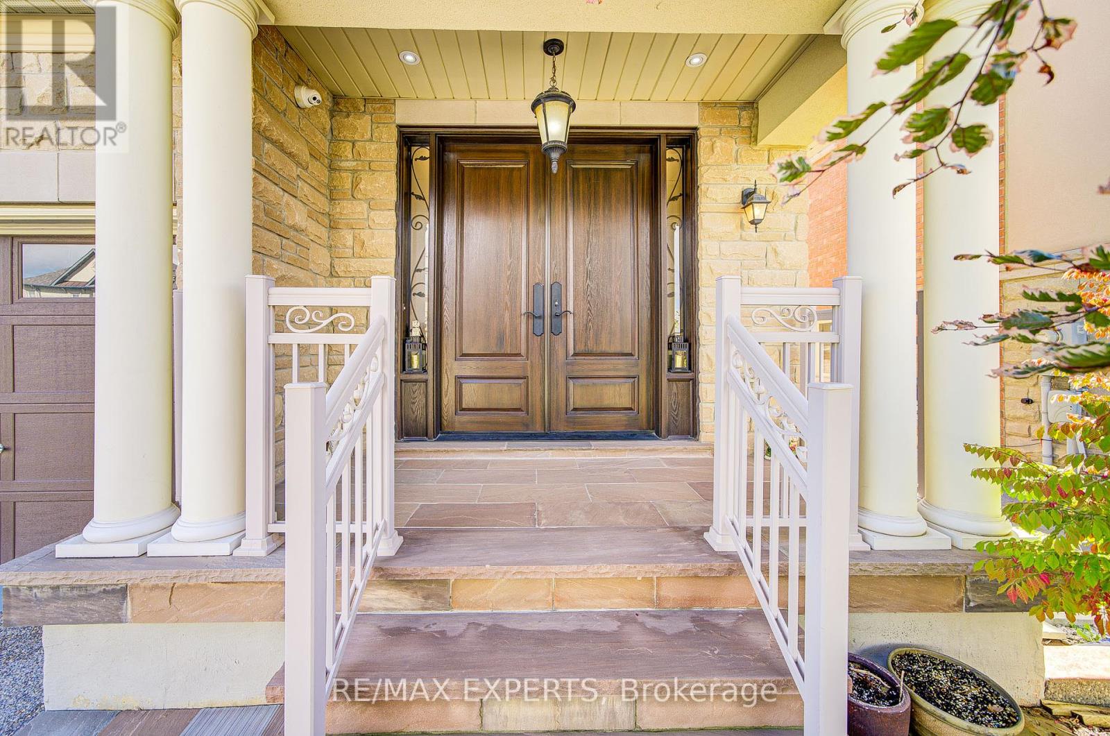 277 Chatfield Drive S, Vaughan, Ontario  L4H 3R8 - Photo 3 - N12436334