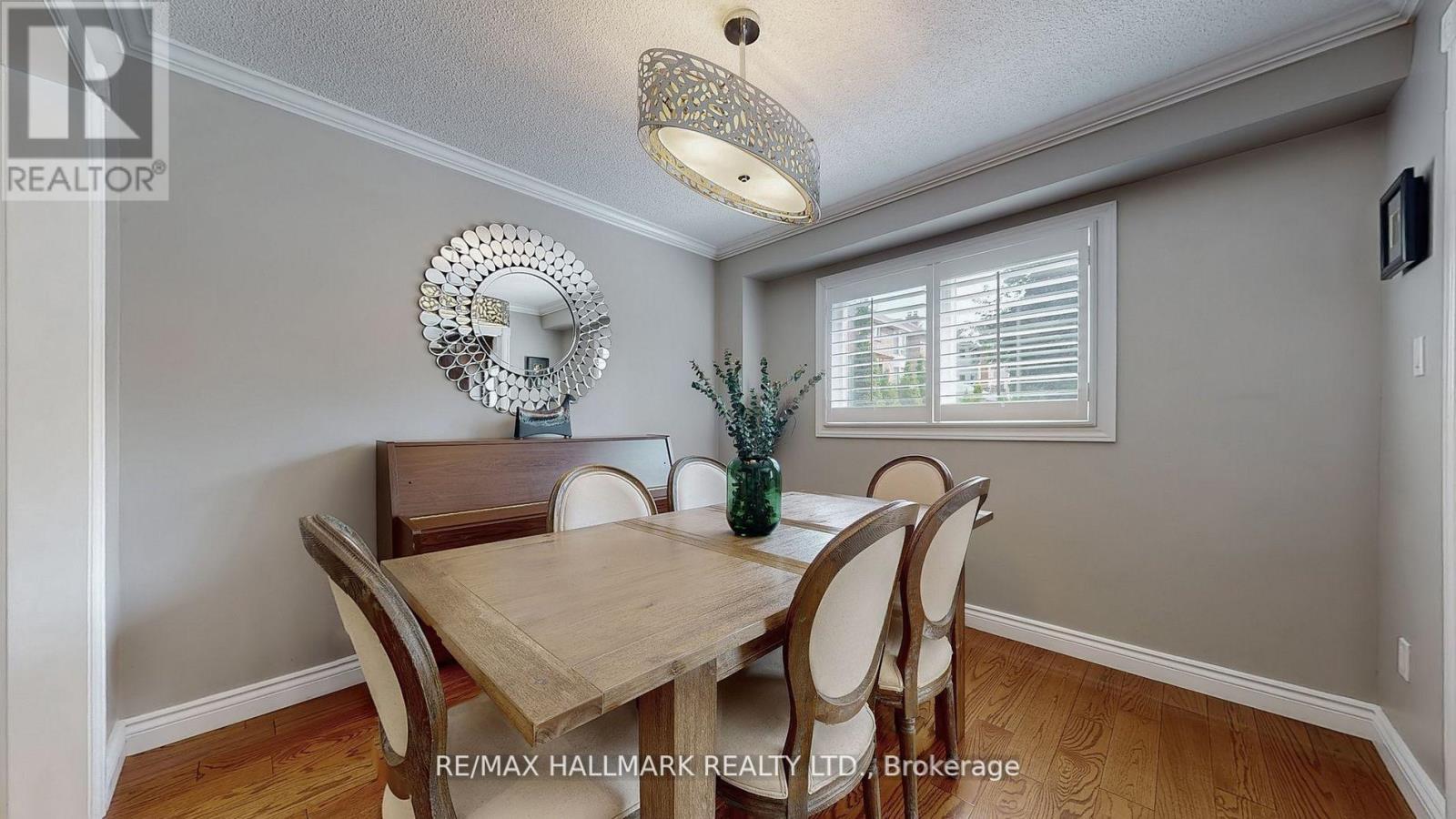 37 Hunter's Point Drive, Richmond Hill, Ontario  L4C 6M5 - Photo 10 - N12436336