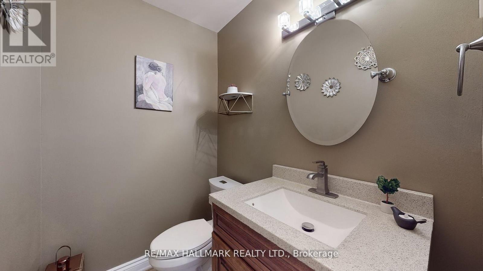37 Hunter's Point Drive, Richmond Hill, Ontario  L4C 6M5 - Photo 21 - N12436336