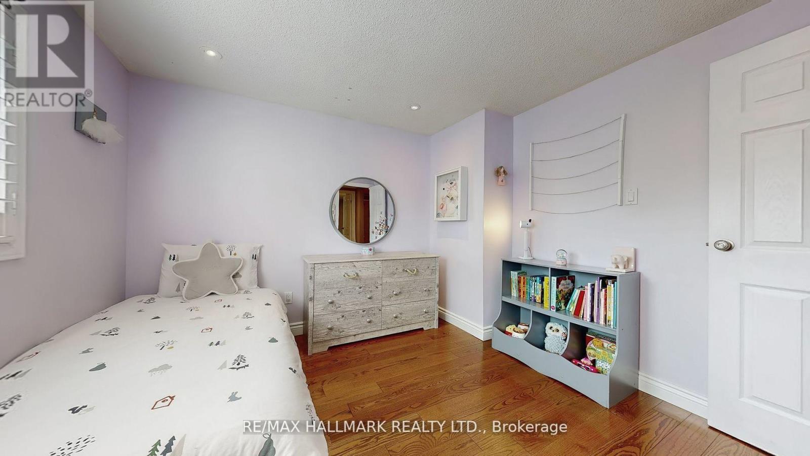 37 Hunter's Point Drive, Richmond Hill, Ontario  L4C 6M5 - Photo 32 - N12436336