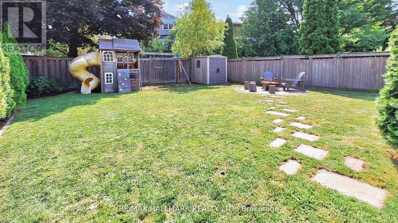 37 Hunter's Point Drive, Richmond Hill, Ontario  L4C 6M5 - Photo 49 - N12436336