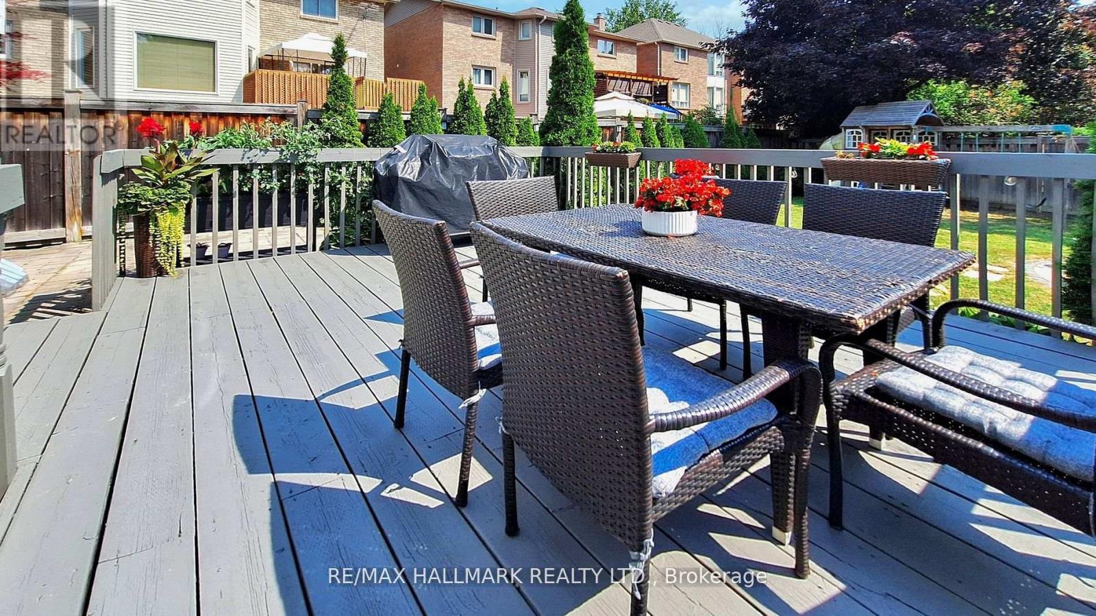 37 Hunter's Point Drive, Richmond Hill, Ontario  L4C 6M5 - Photo 50 - N12436336