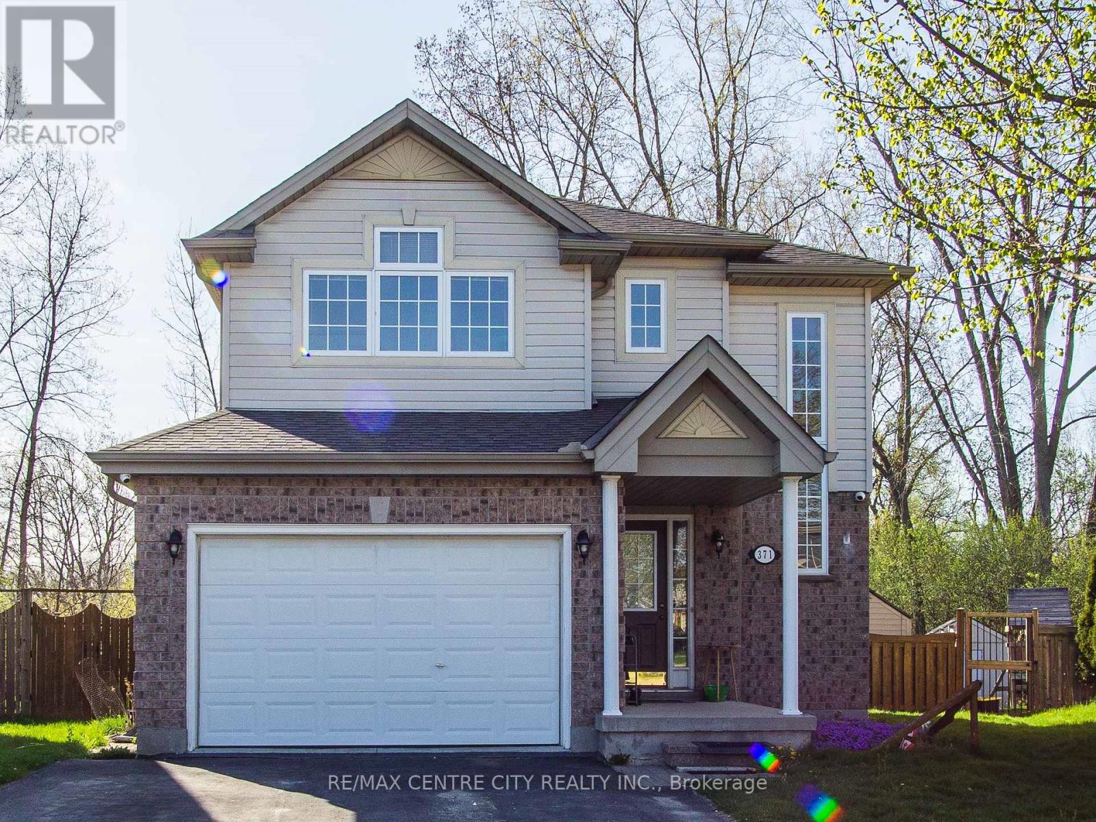 371 Ridgeview Court, London East, Ontario  N5Y 6H7 - Photo 1 - X12436589