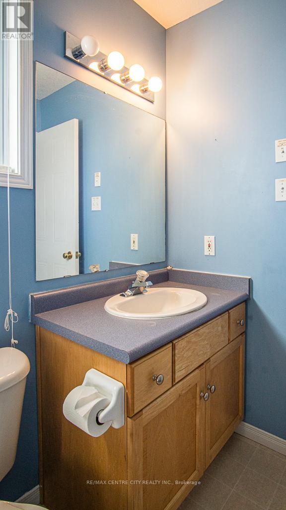 371 Ridgeview Court, London East, Ontario  N5Y 6H7 - Photo 14 - X12436589