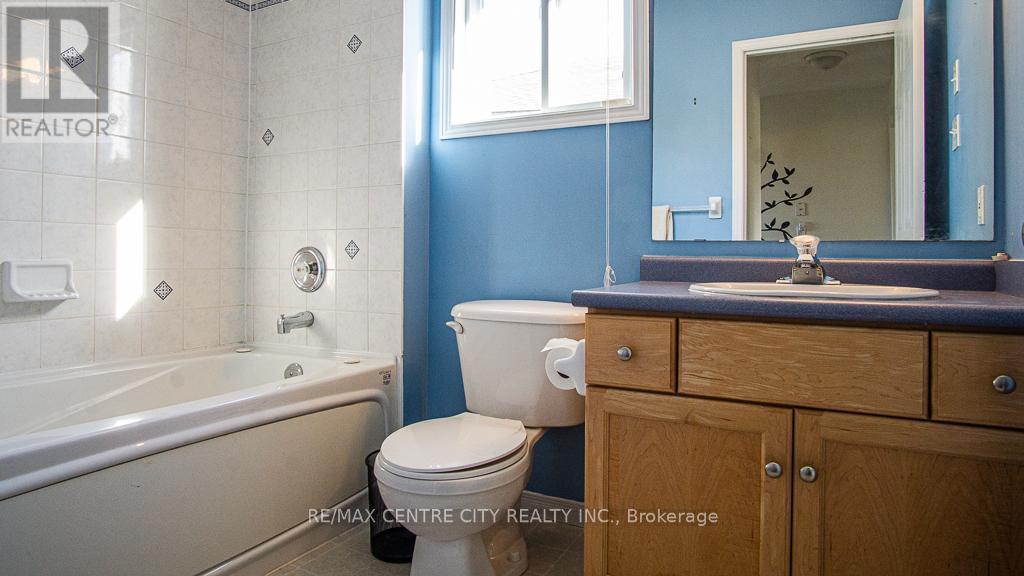 371 Ridgeview Court, London East, Ontario  N5Y 6H7 - Photo 15 - X12436589