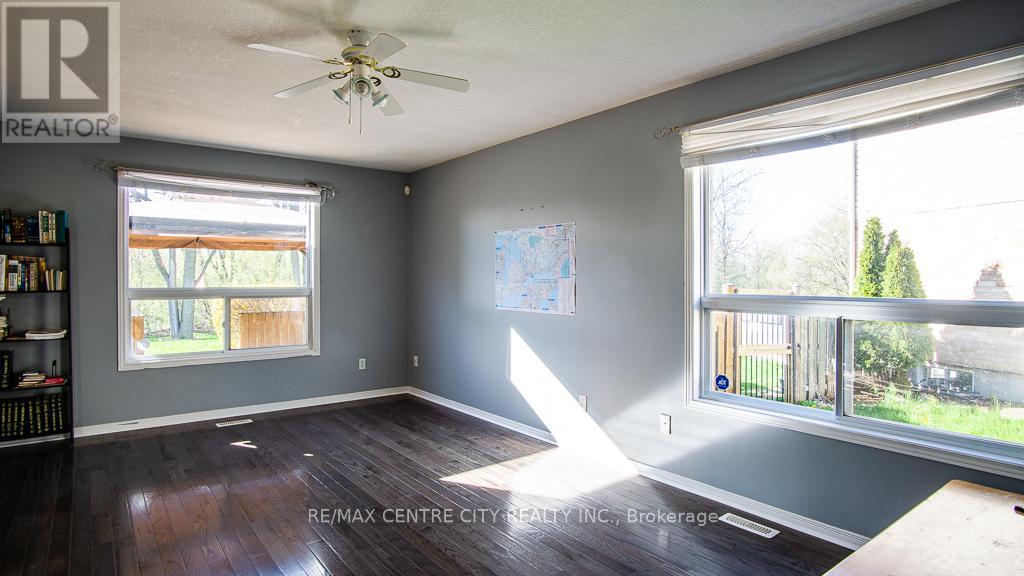371 Ridgeview Court, London East, Ontario  N5Y 6H7 - Photo 2 - X12436589