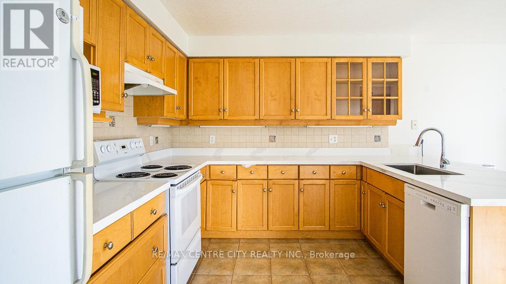 371 Ridgeview Court, London East, Ontario  N5Y 6H7 - Photo 6 - X12436589